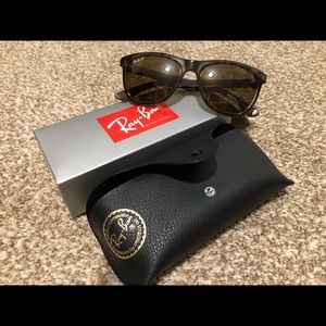Rayban wayfarer polarized sunglasses 4184